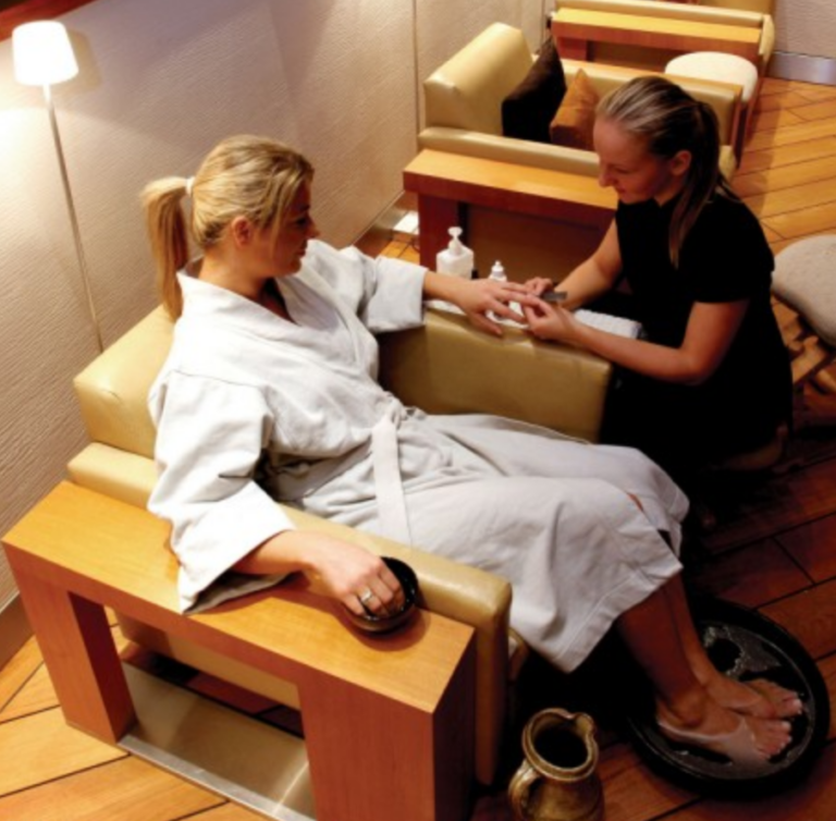 Manicure and pedicure at the same time